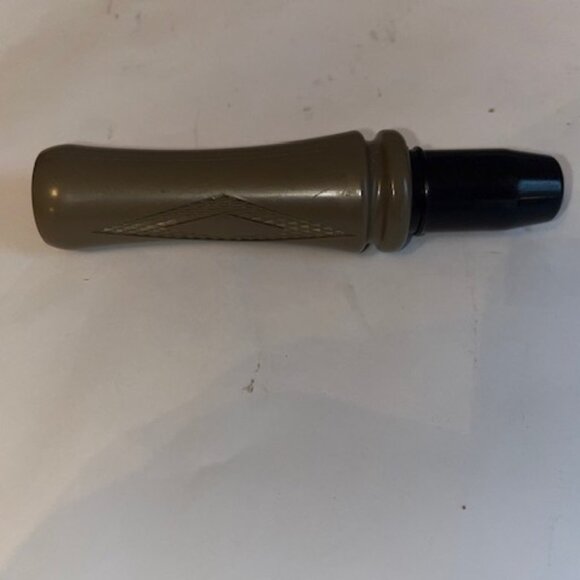 Vintage Lohman Duck Call Green plastic with black mouthpiece 4 3/4" long - Picture 1 of 3